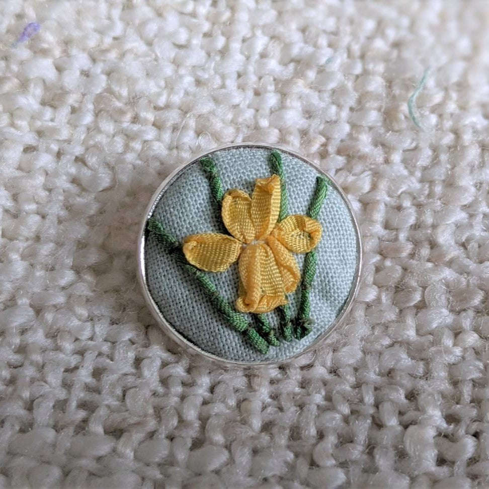Embroidered daffodil brooch