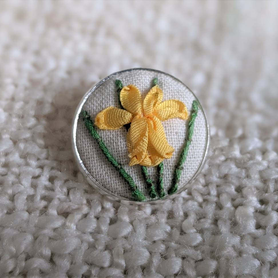Embroidered daffodil brooch