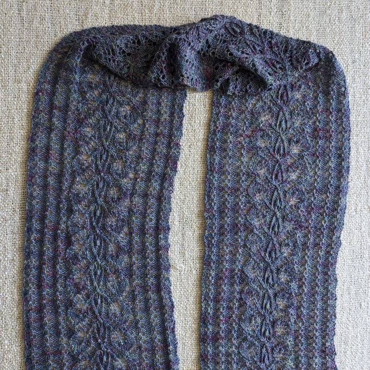Leaves and crossing stems pattern hand-knitted lace