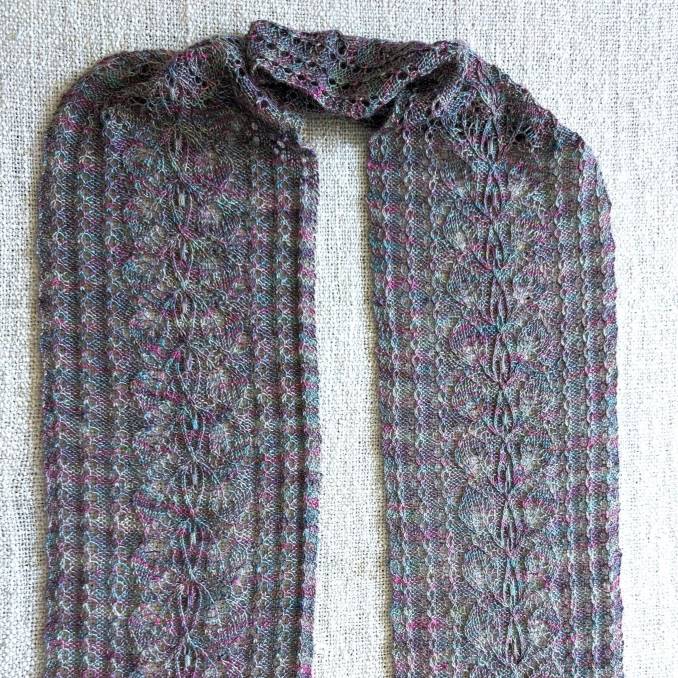 Leaves and crossing stems pattern hand-knitted lace