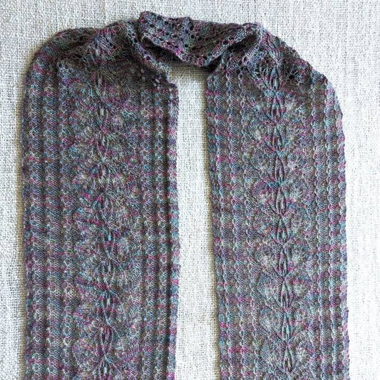 Leaves and crossing stems pattern hand-knitted lace